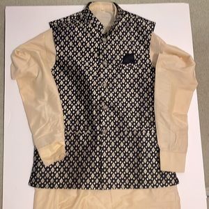 SANGEET:  Mens top pants and vest for Sangeet. Gold and Navy size 40